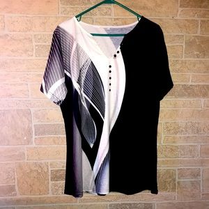 Black and White V Neck Short Sleeve Tee